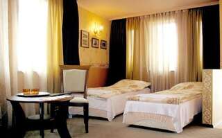 Отель Hotel Bela Neda Велико-Тырново Двухместный номер с 1 кроватью или 2 отдельными кроватями-1
